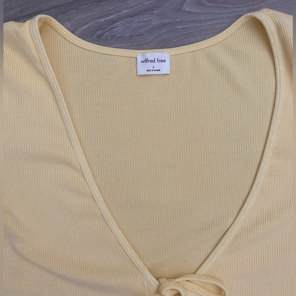 Aritzia Wilfred top - Picture 2 of 4